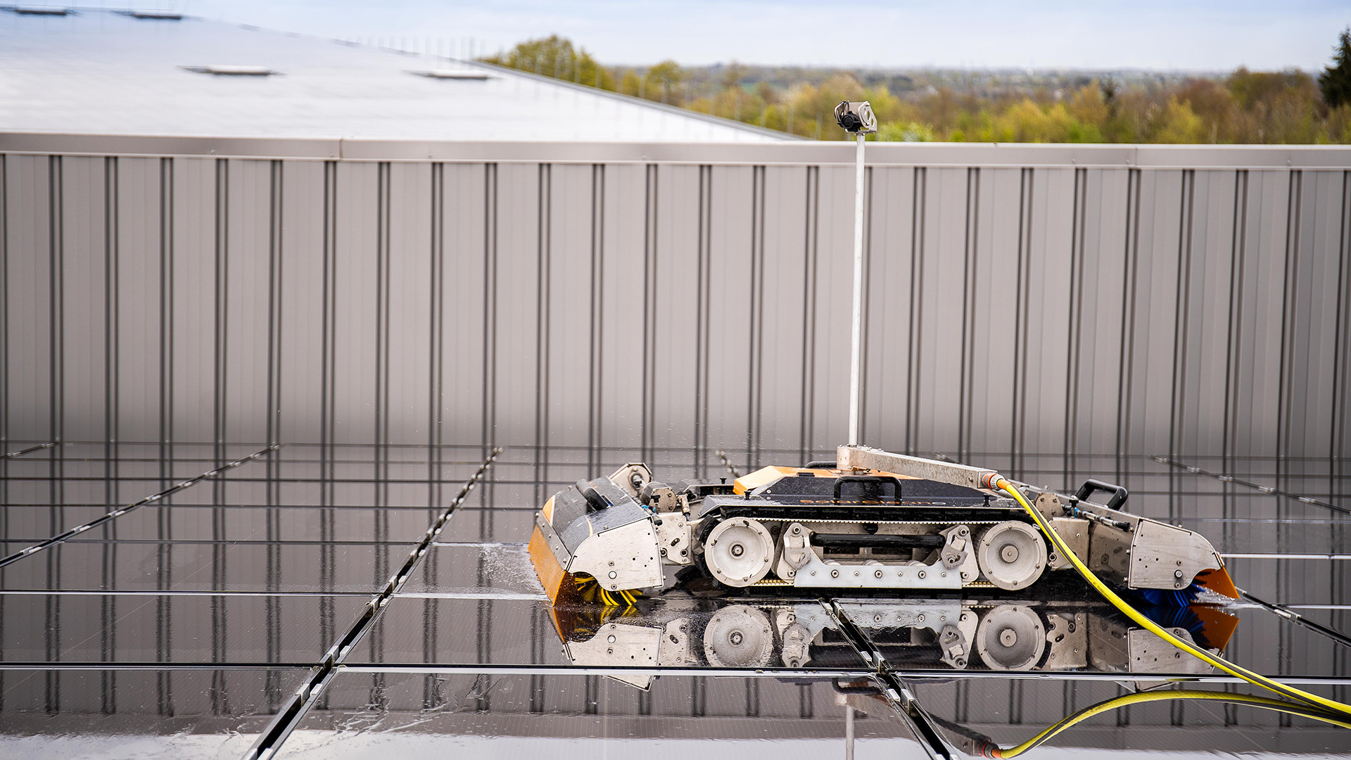 robot solar panel cleaner wet cleaning on fragile panels